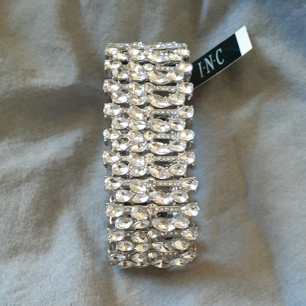 ⚡️SOLD⚡️- INC Crystal Rhinestone Stretch Bracelet
